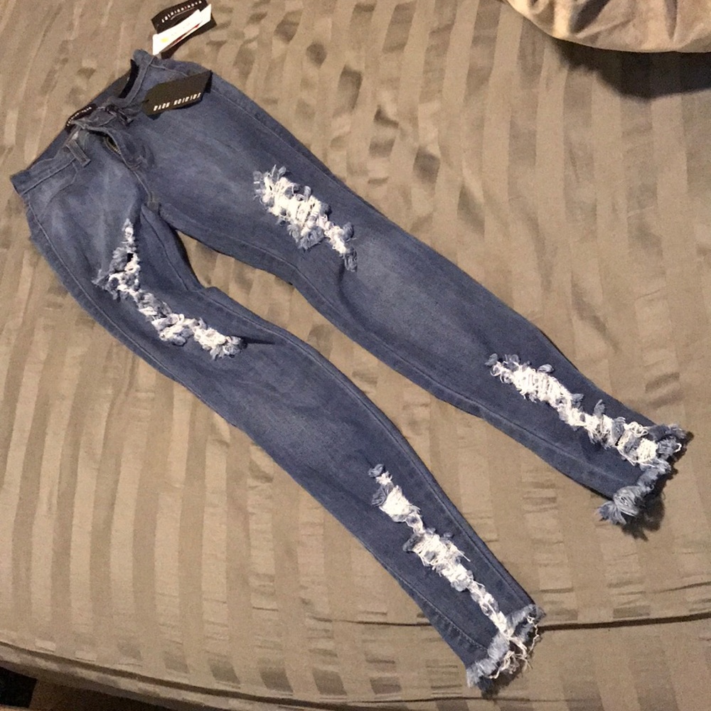 Fashion Nova distressed jeans NEVER WORN